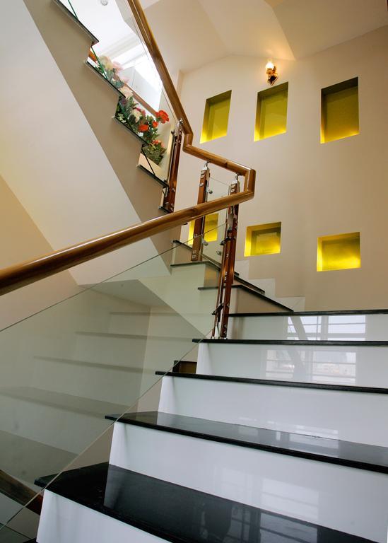 Hotel Cr 2*