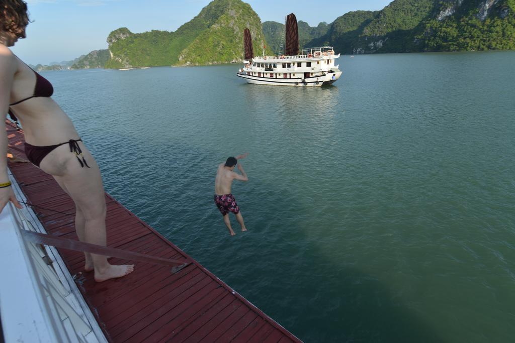  Imperial Cruises Ha Long