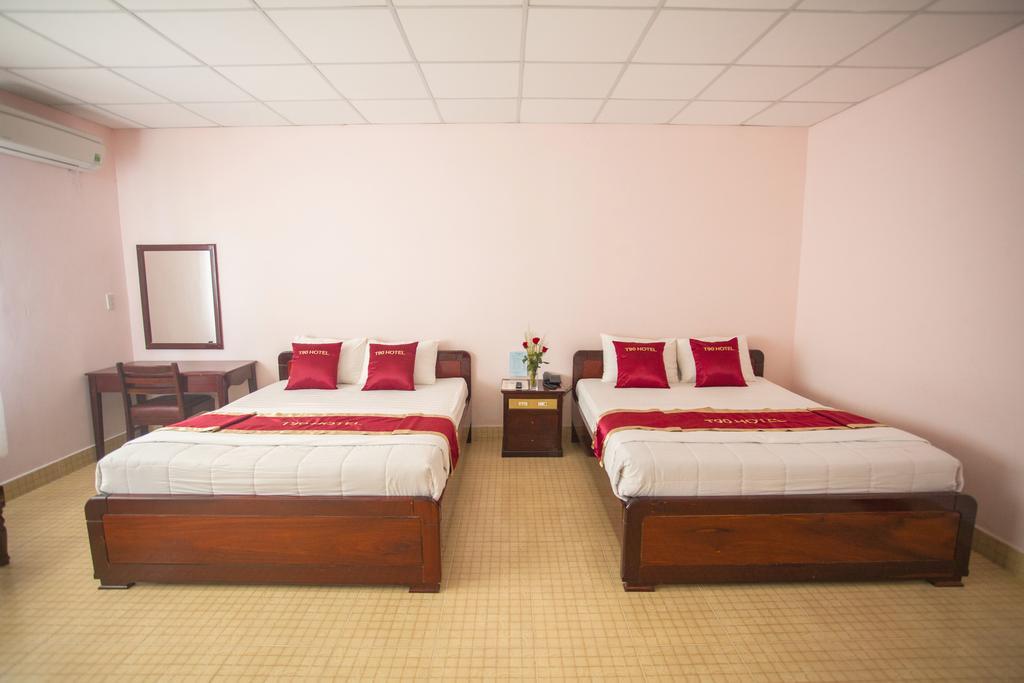Hotel T90 2*