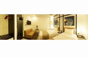 Flora & Hotel 2*