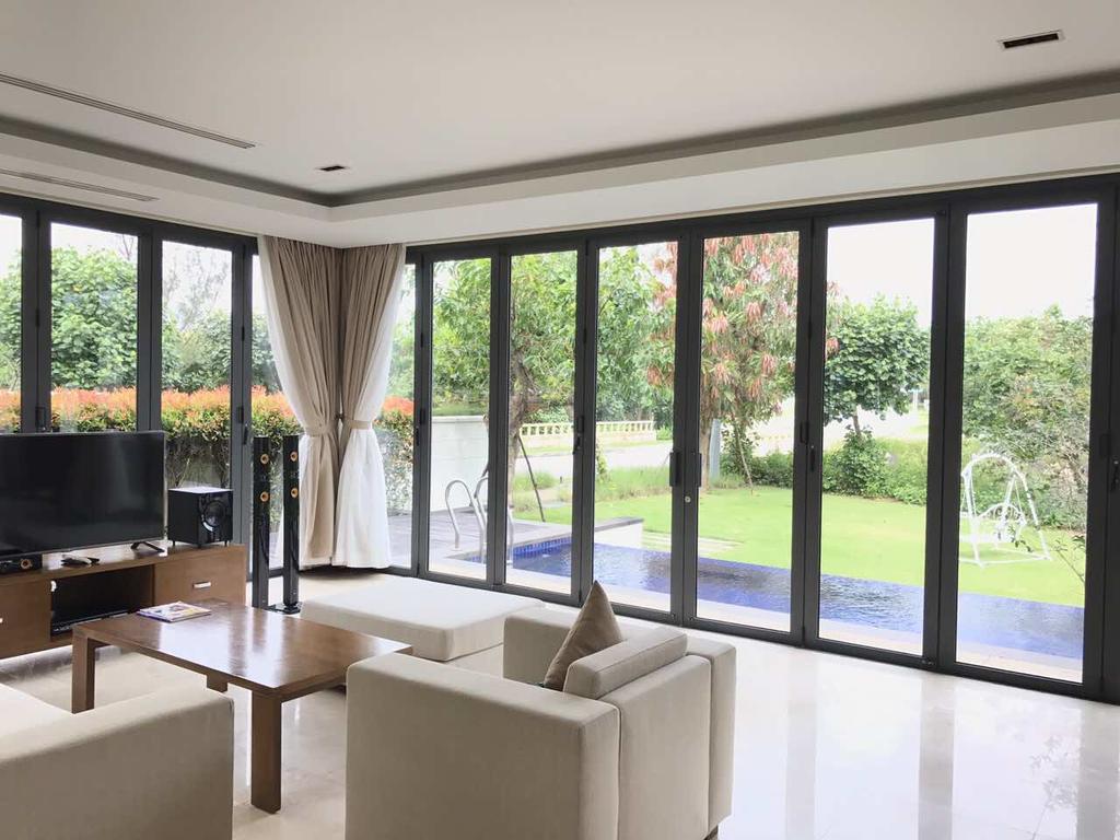 3 Bedrooms With Private Pool *