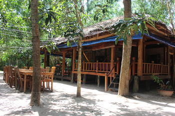 Freedomland Phu Quoc Hotel 2*