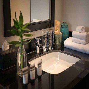 Khách sạn C Hotel- đề Thám Bùi Viện Walking Street