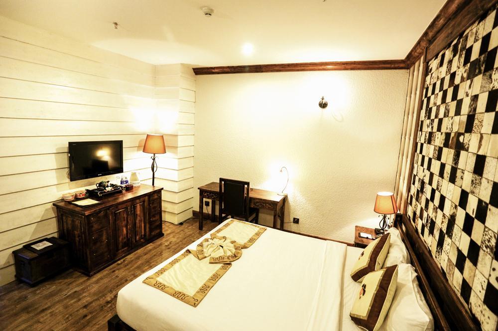 Seventeen Saloon 3*