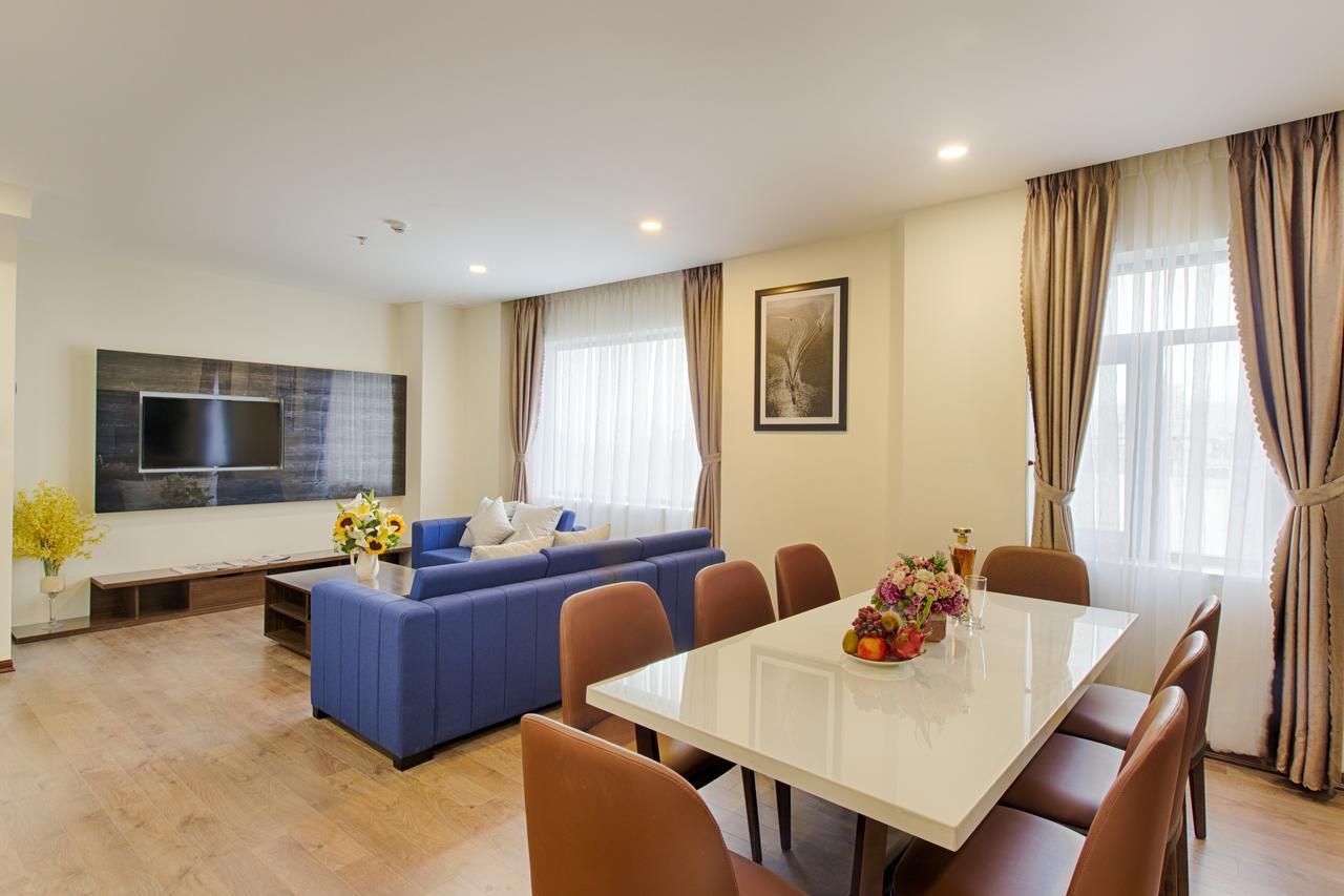 Hotel &