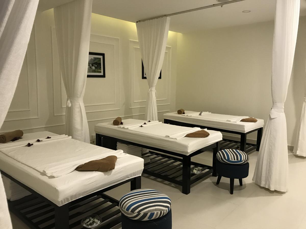 Hotel & 4*