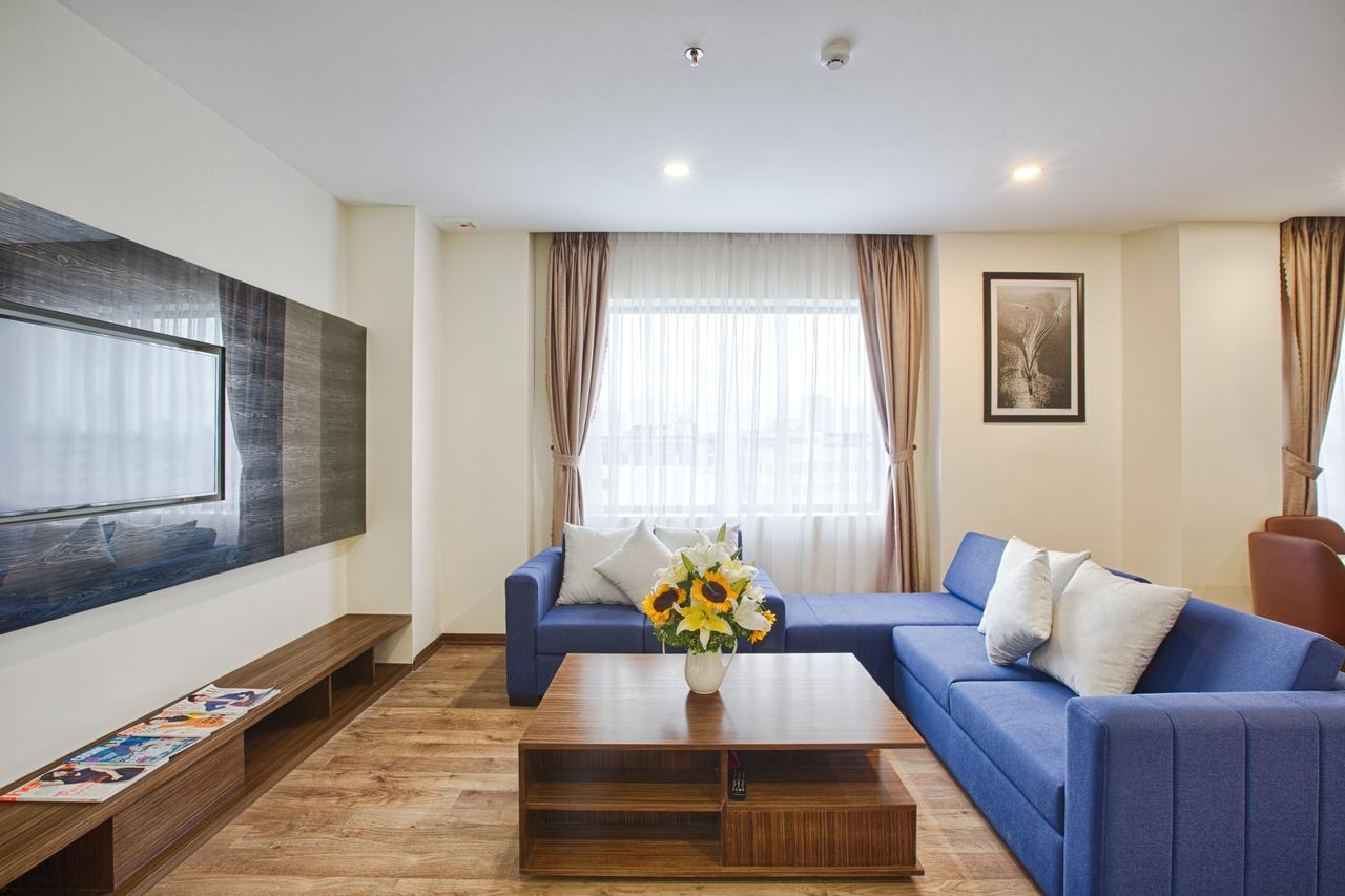 Hotel &