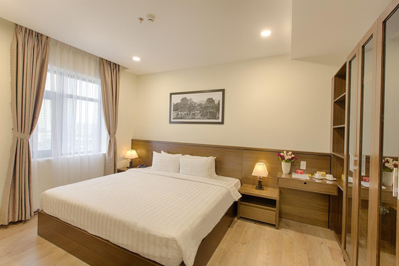 & Hotel