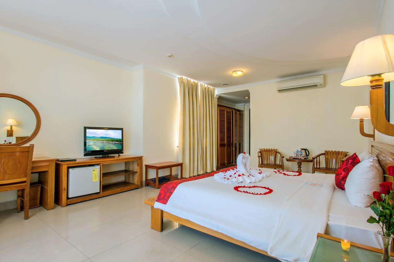 Khách sạn Golden Sea 3*