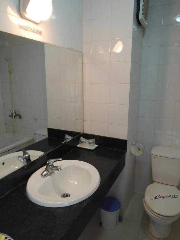 Bach Dang Hotel 3*
