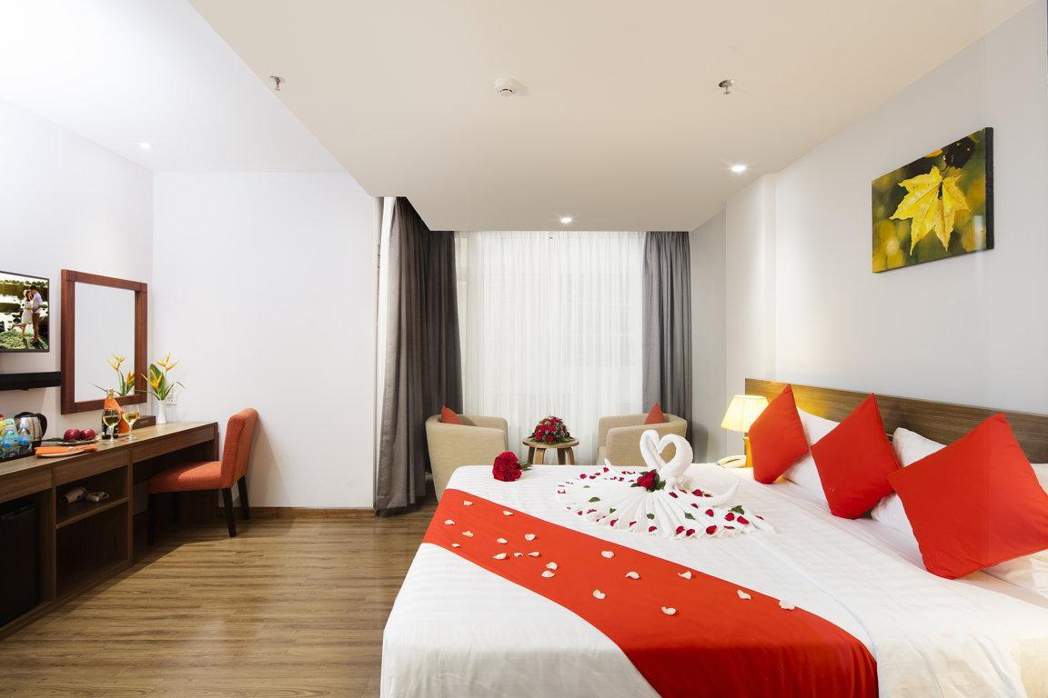 Hotel Maple Leaf & 4*