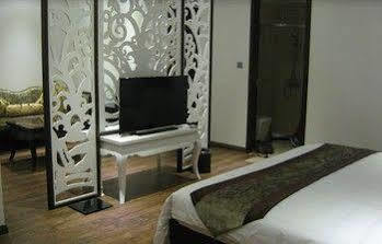 Bay Hotel 2*