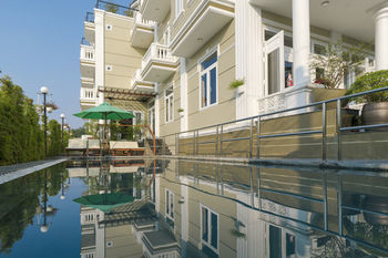 Villa Golden Bell Backpacker Hotel&pool Bar