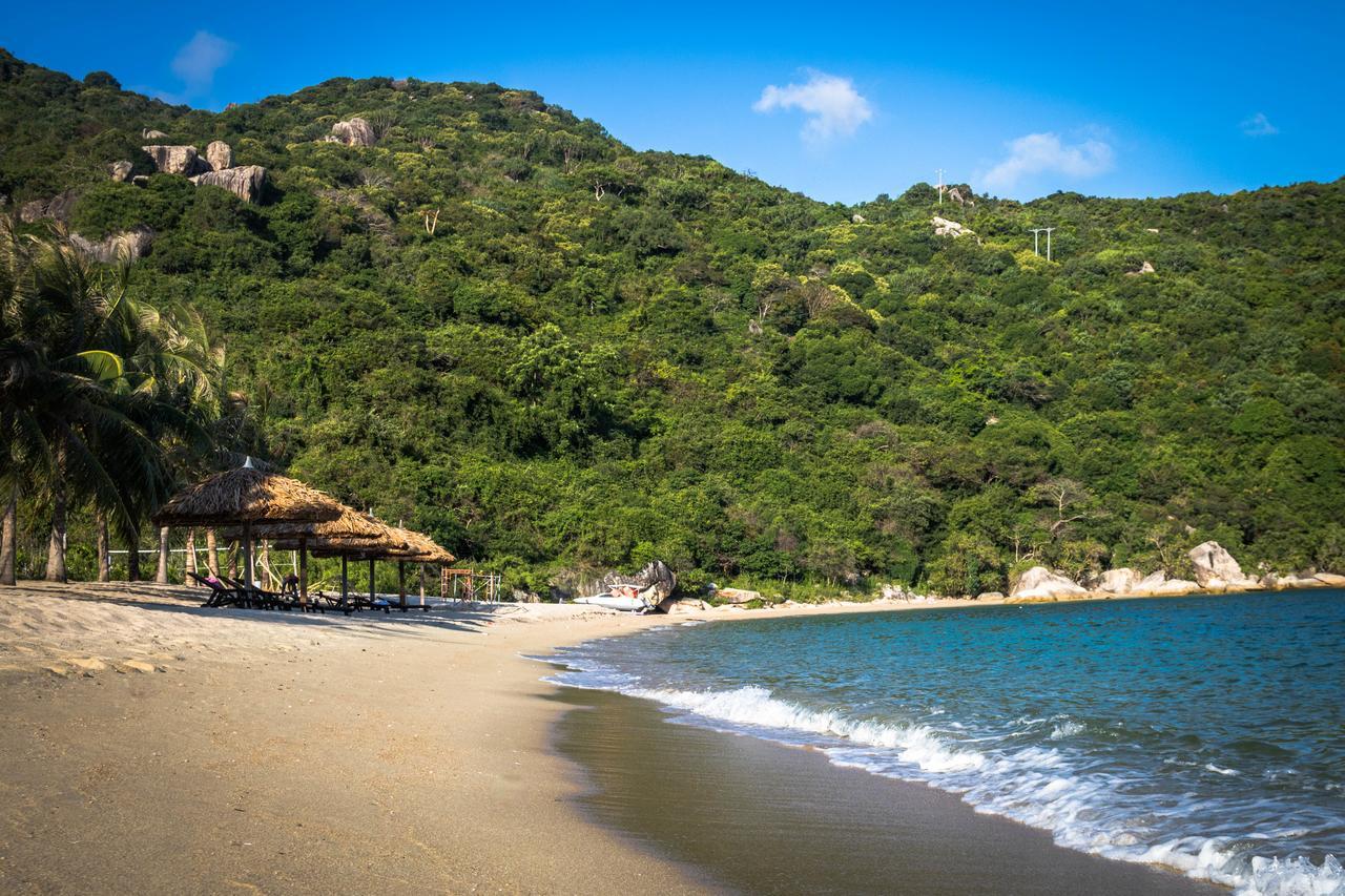 Resort The Light Coral Island Dam Mon