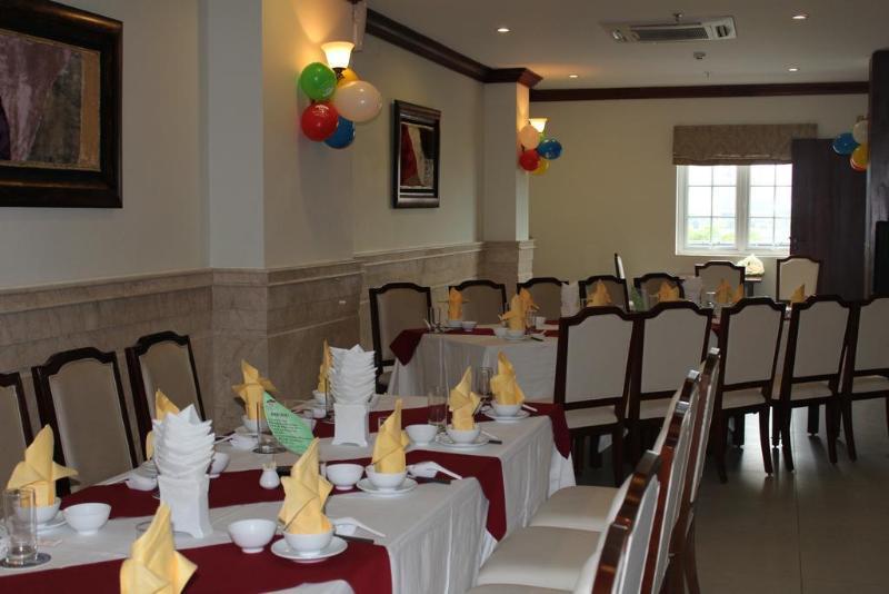 Seventeen Saloon 3* Da Nang