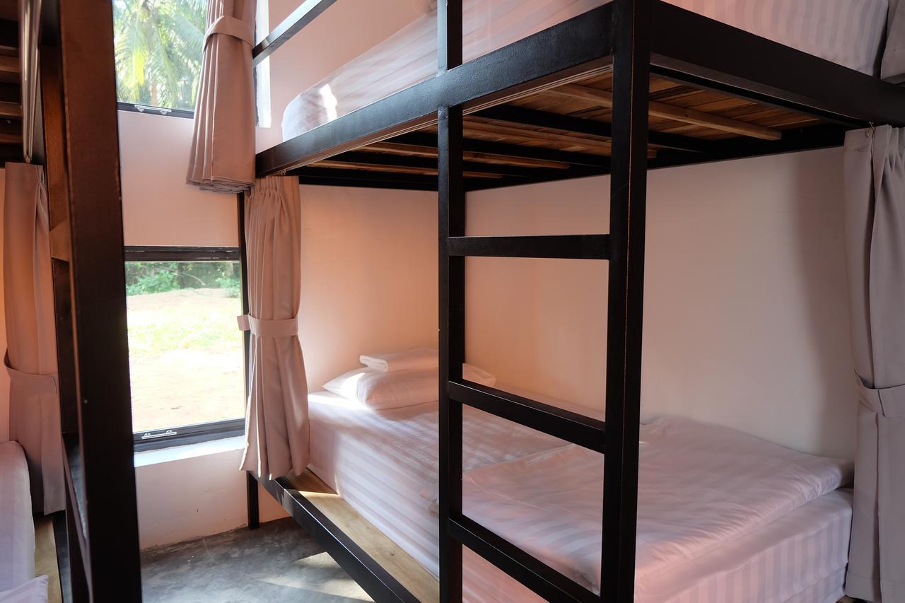 Lana Land Hostel *
