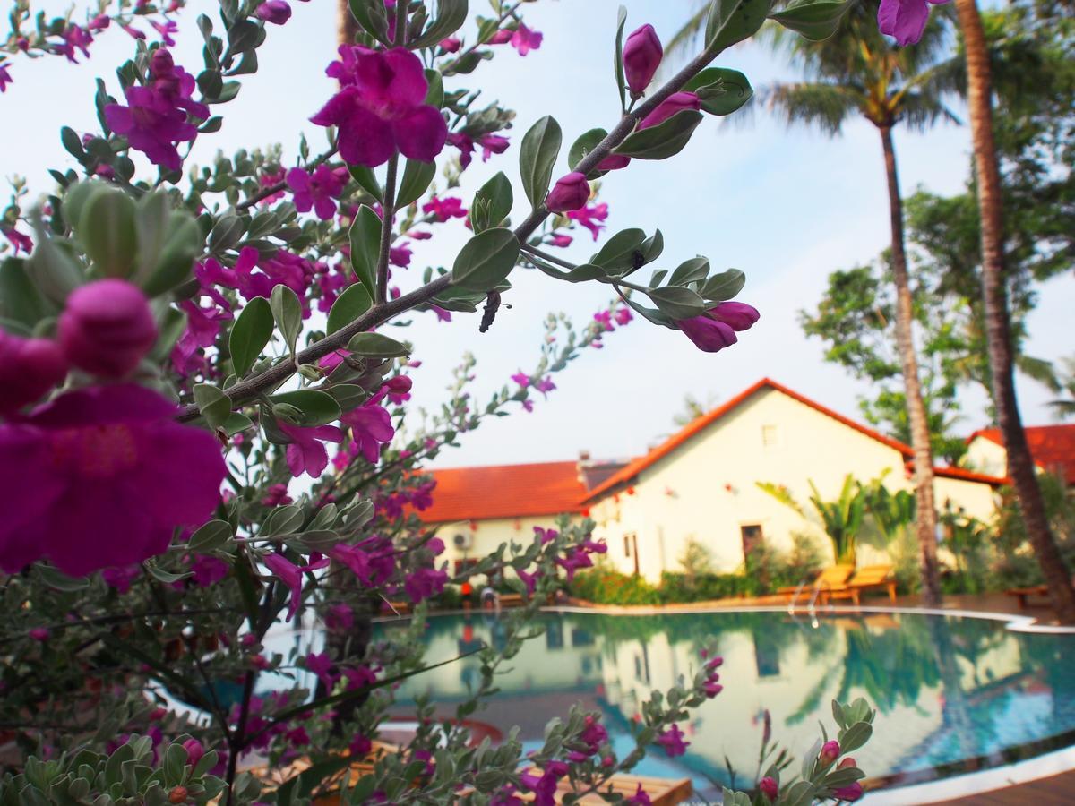 Hula Hula Beachfront Resort 3*