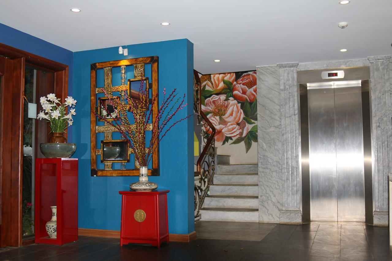 Q Hotel
