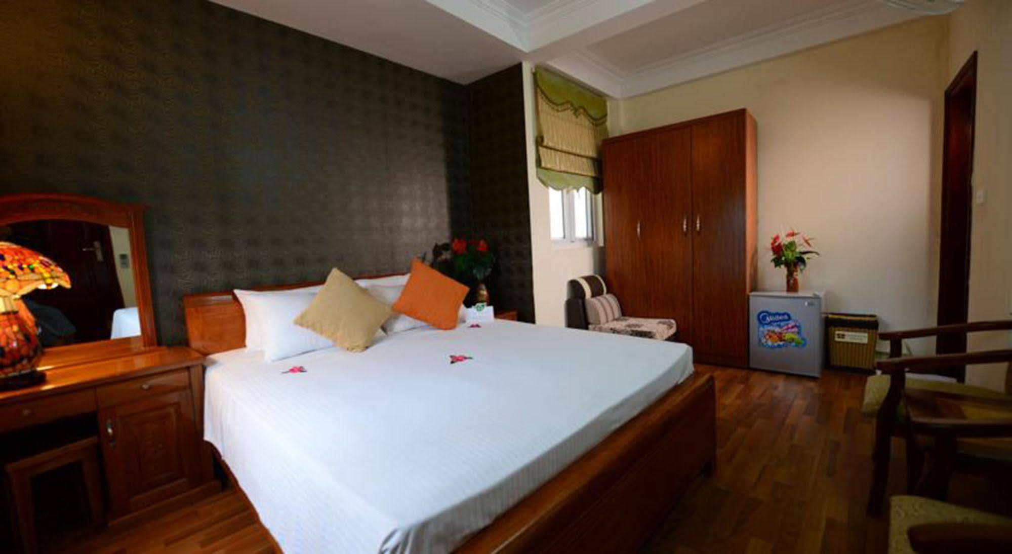 Madam Moon 2 Guest house Hanoi
