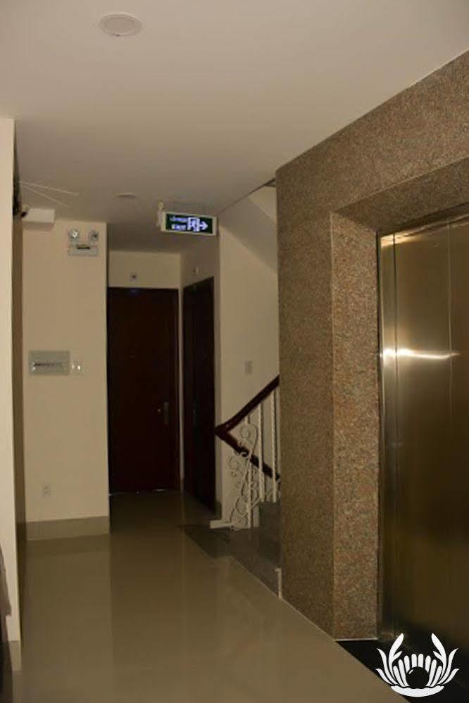 Khách sạn Victoria *