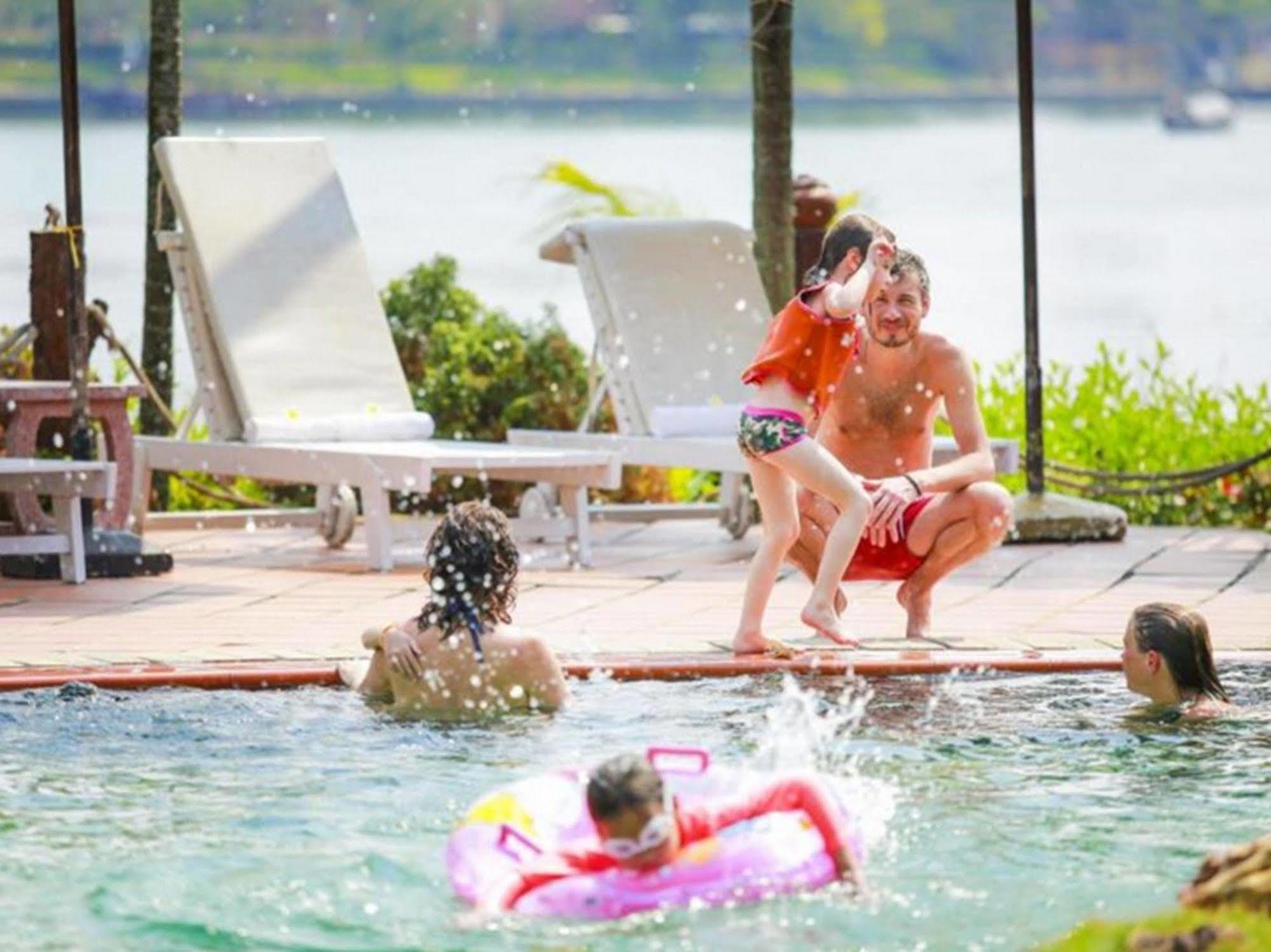 Khu nghỉ mát Pho Hoi Riverside 3*