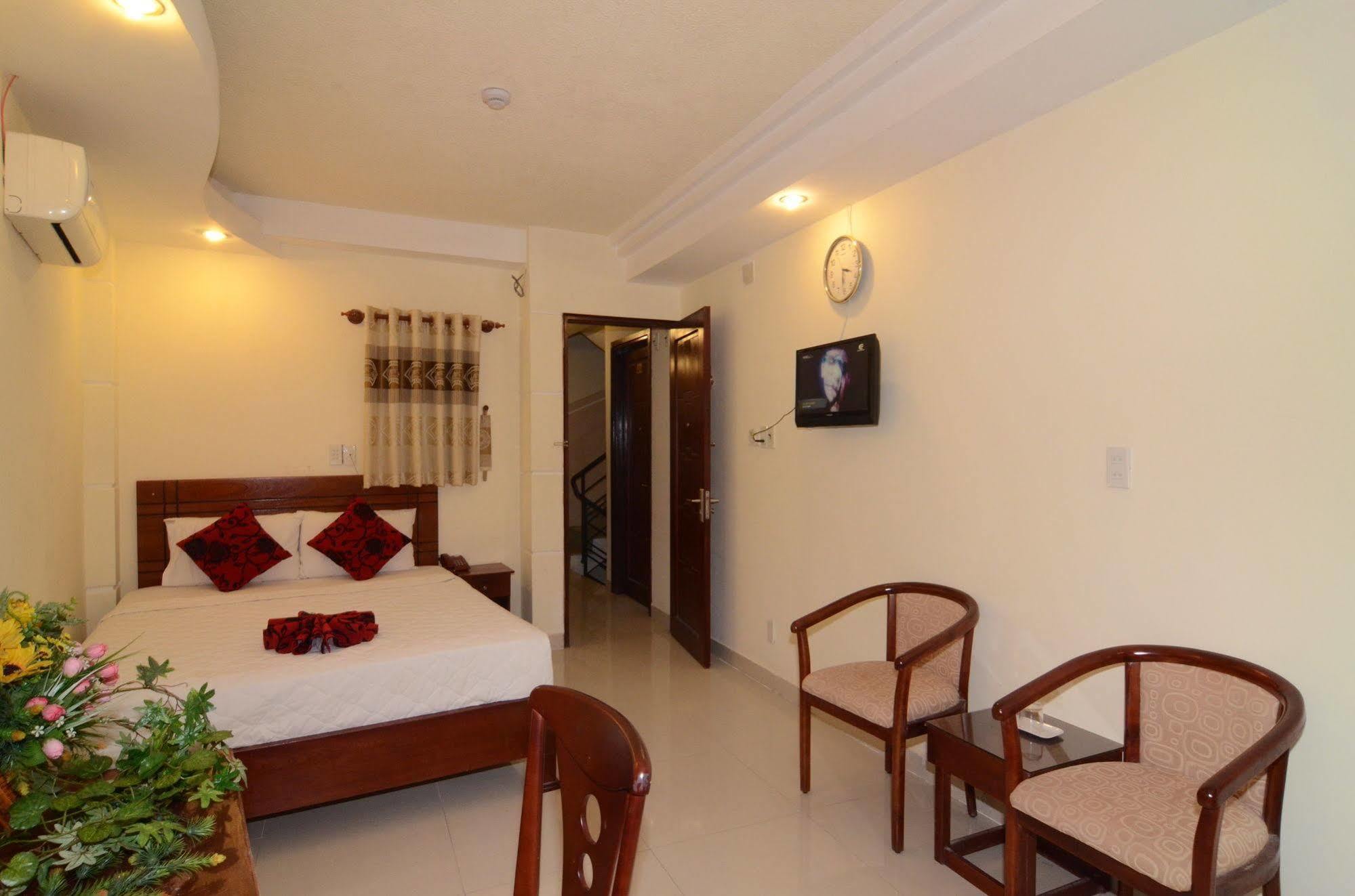 Vintage Park View & - Hoang Phi Hotel