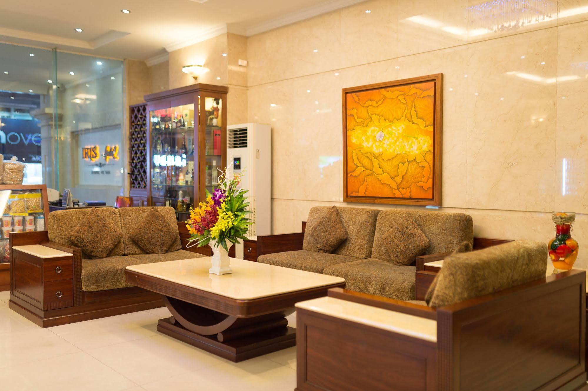 Iris Hotel