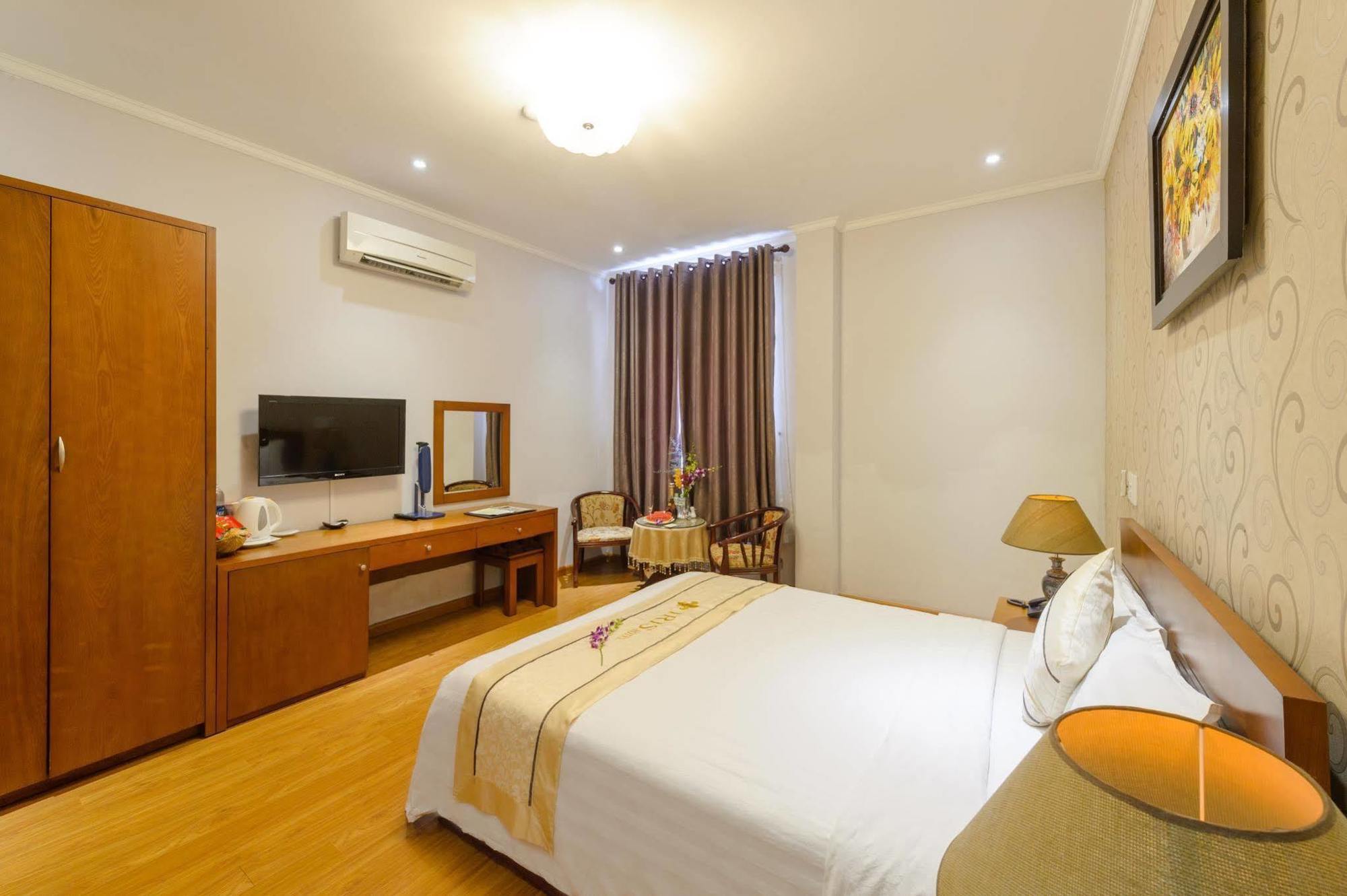 Iris Hotel