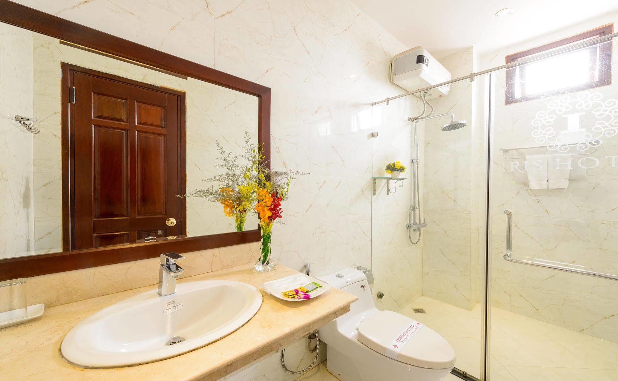 Iris Hotel 2*