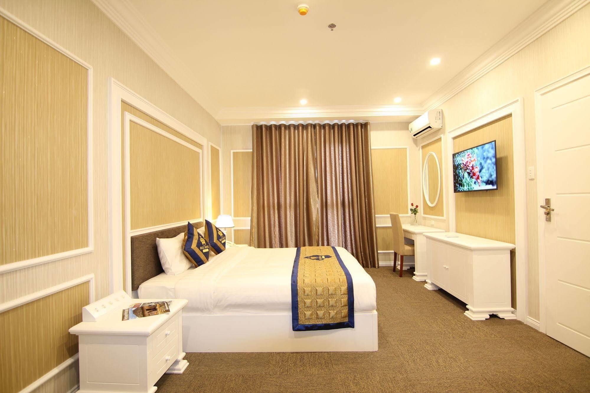 Rex Hotel
