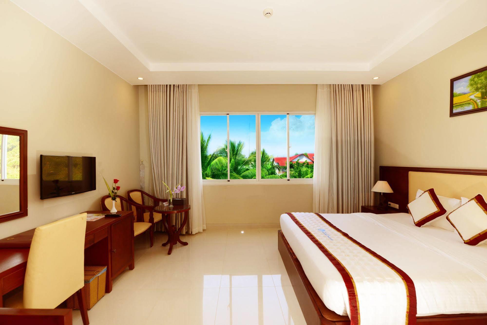 Khách sạn Hòa Bình