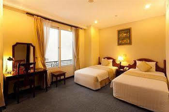 Hà Nội Rosaliza 3*