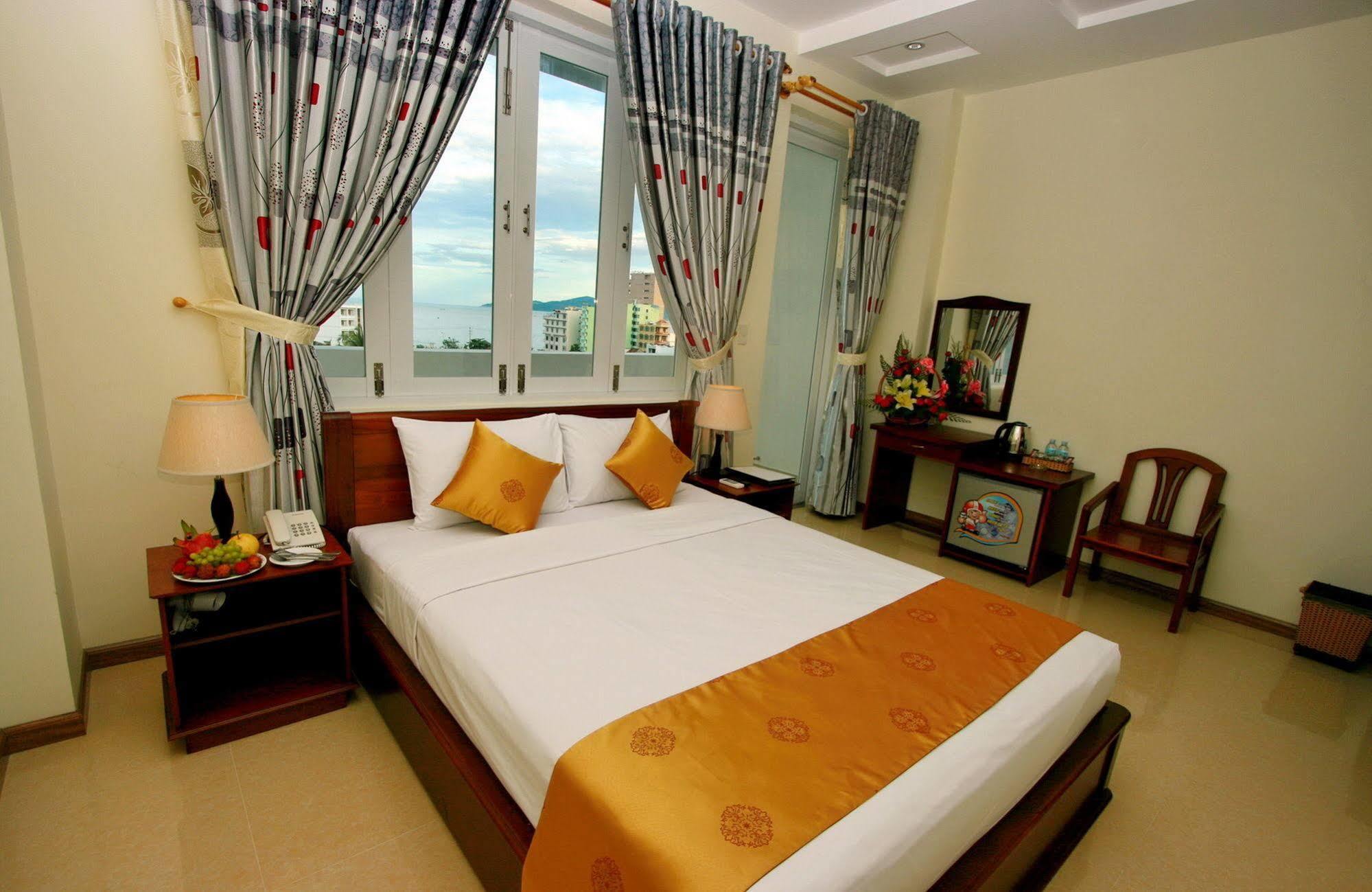 Chau Loan Nha Trang 3*