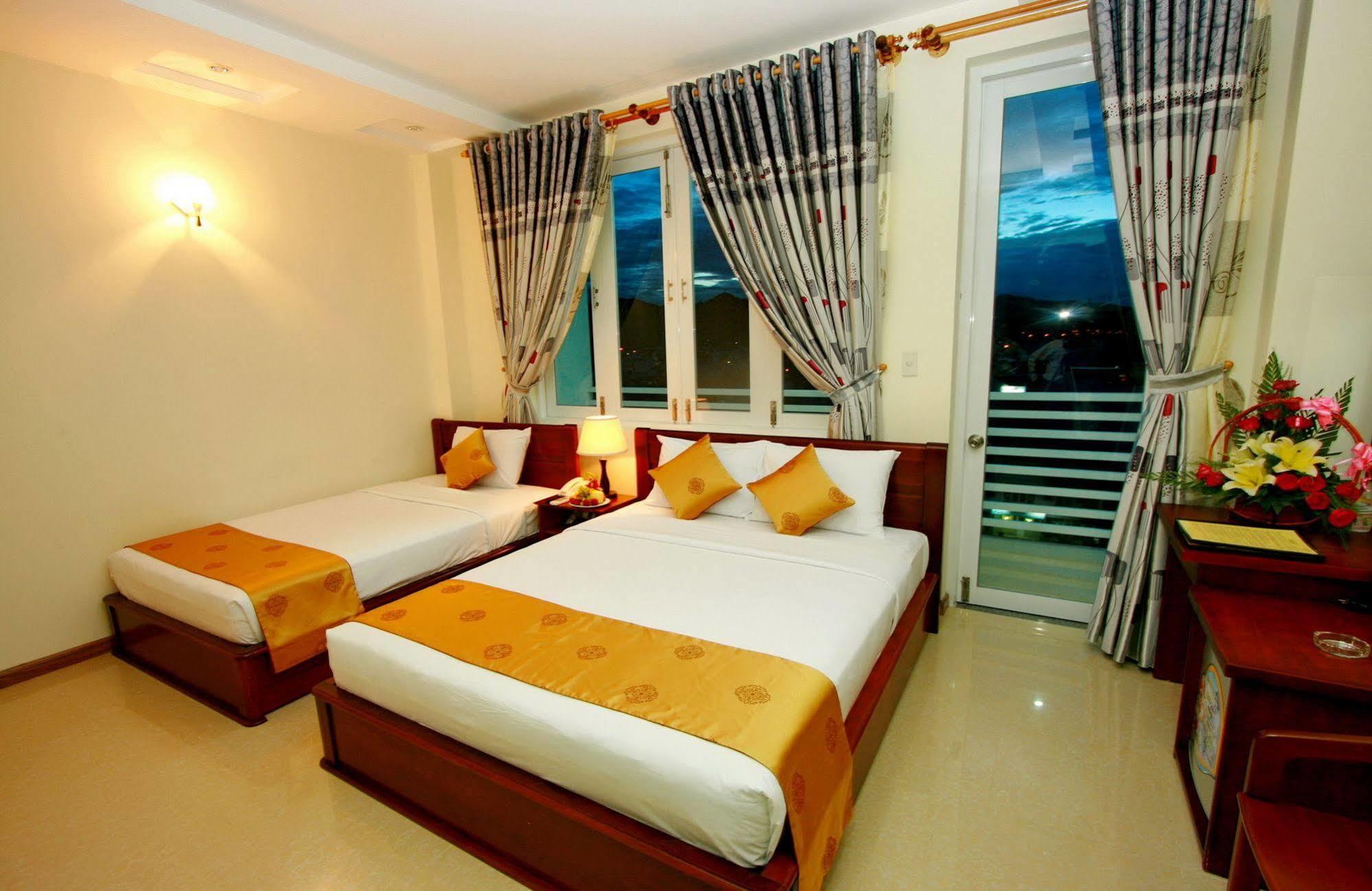 Chau Loan Nha Trang 3*