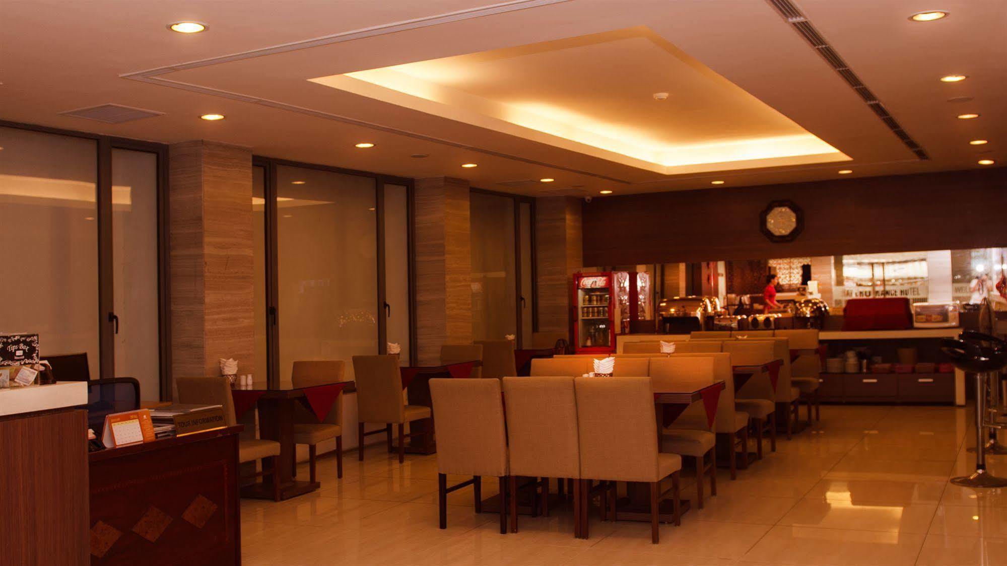 Hotel Romance Hanoi