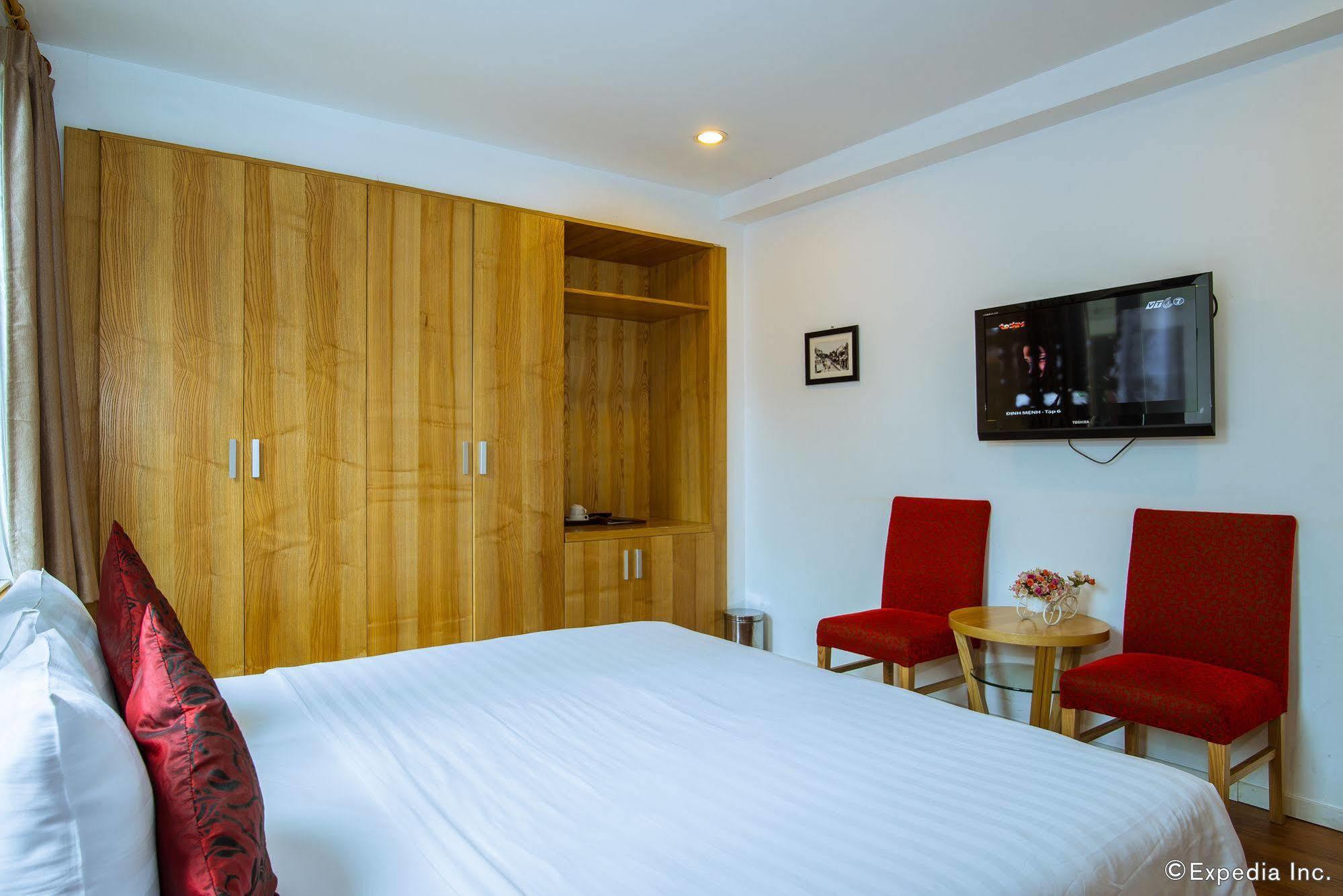 Romance Hotel