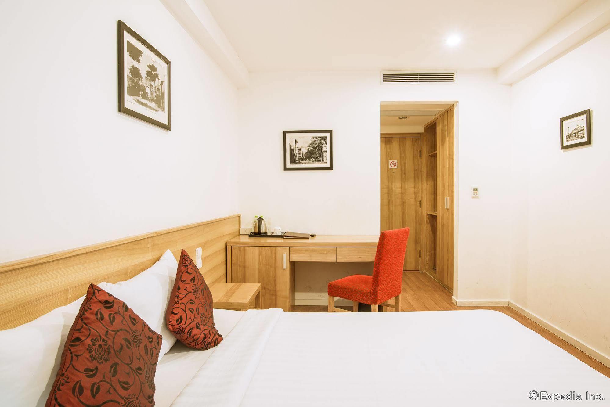 Romance Hotel