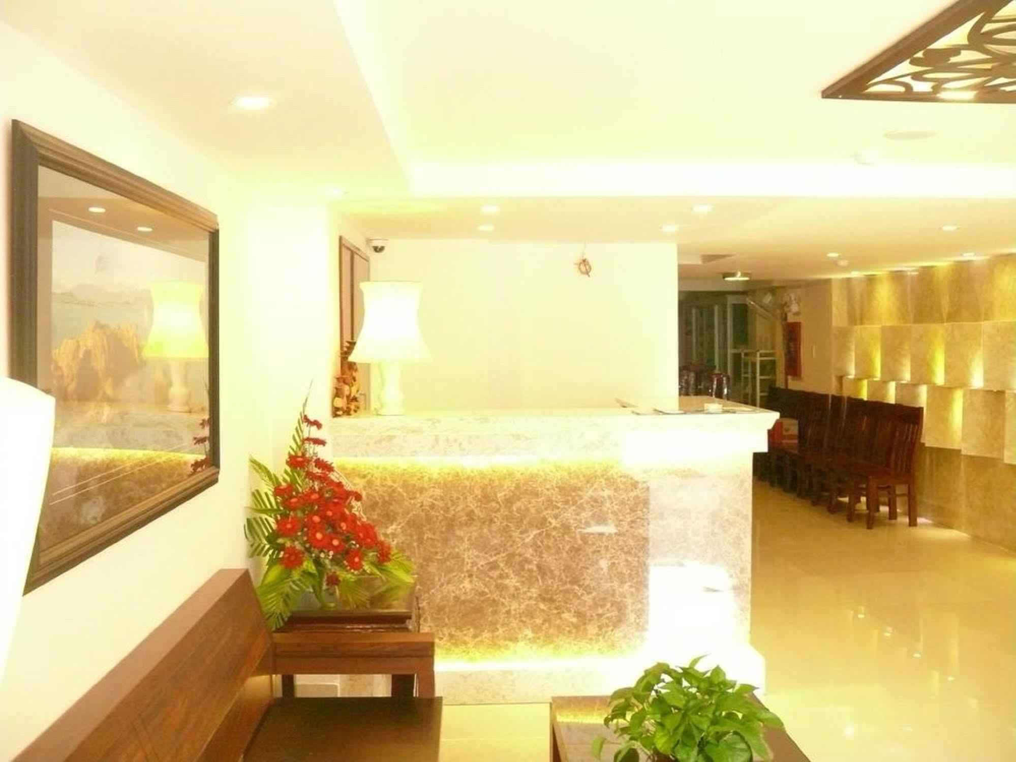 Rex & 3* Nha Trang