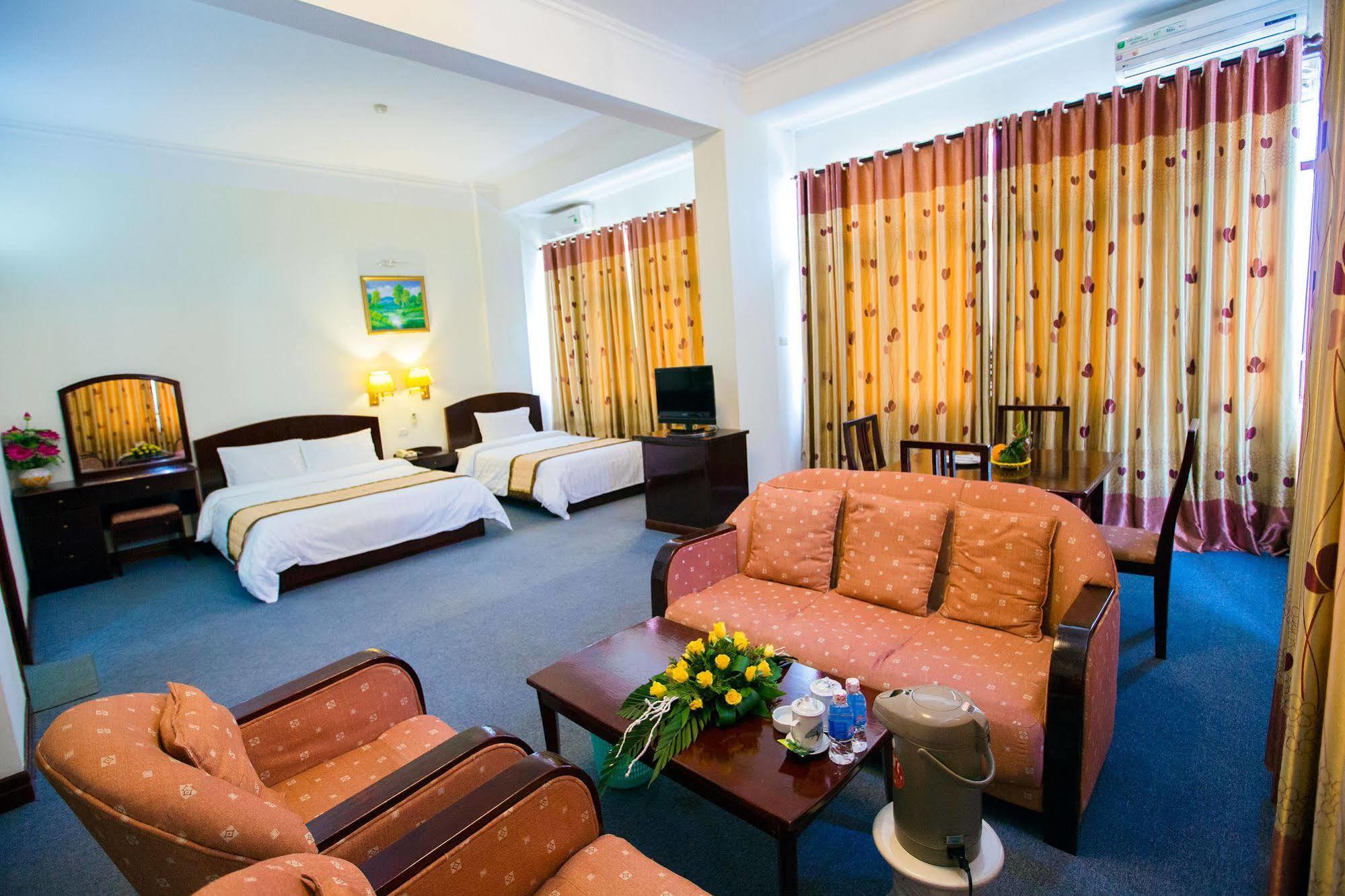 Bach Dang Hotel 3*