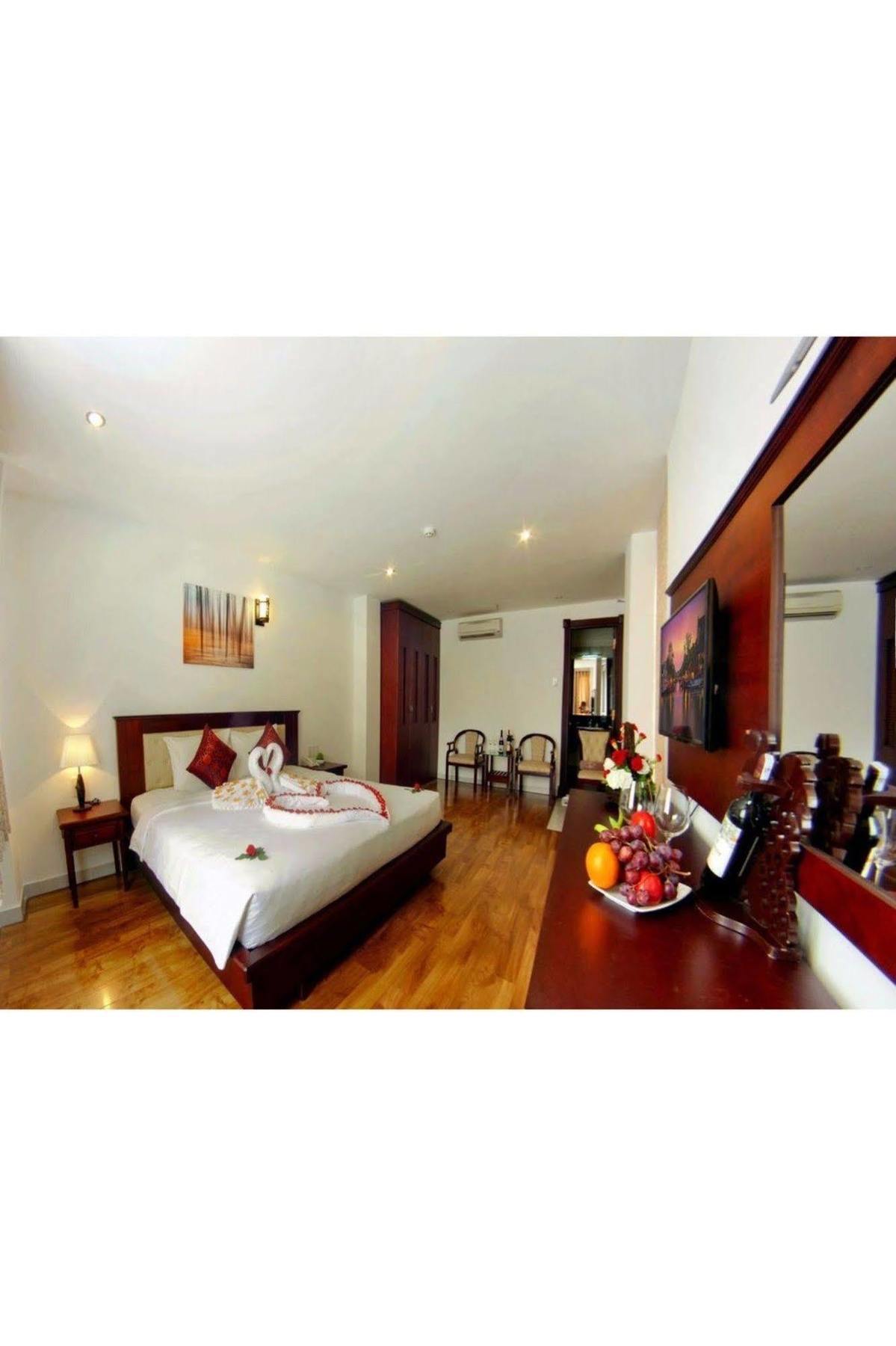 Sunny Hotel 3*