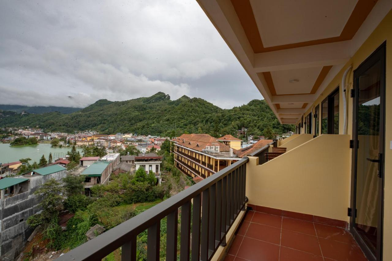 Saparis Khách sạn 3*