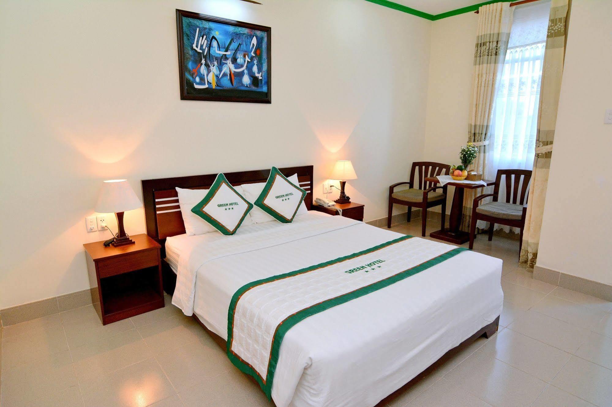 Green Hotel
