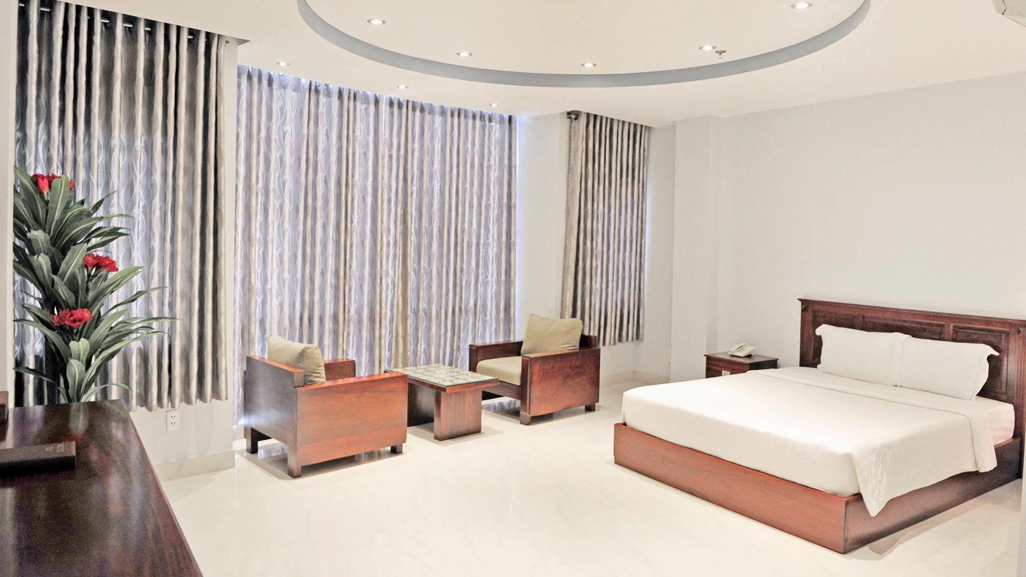 Hotel Phoenix Saigon