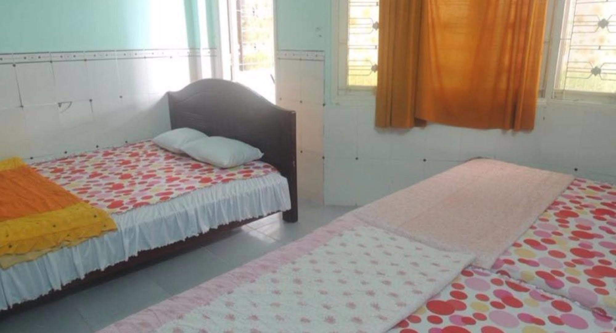 Hostel Nam Phuong *