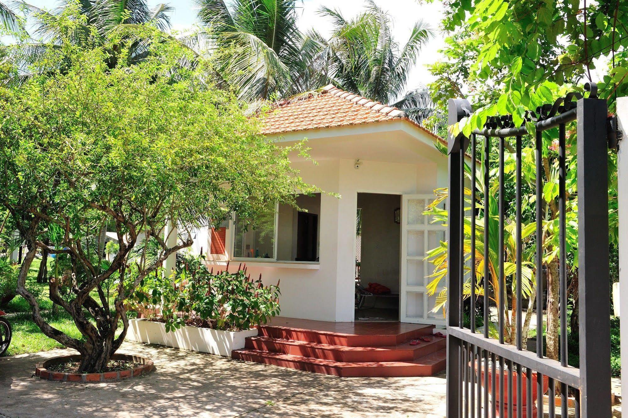 Resort Tang Thanh Phat 2*