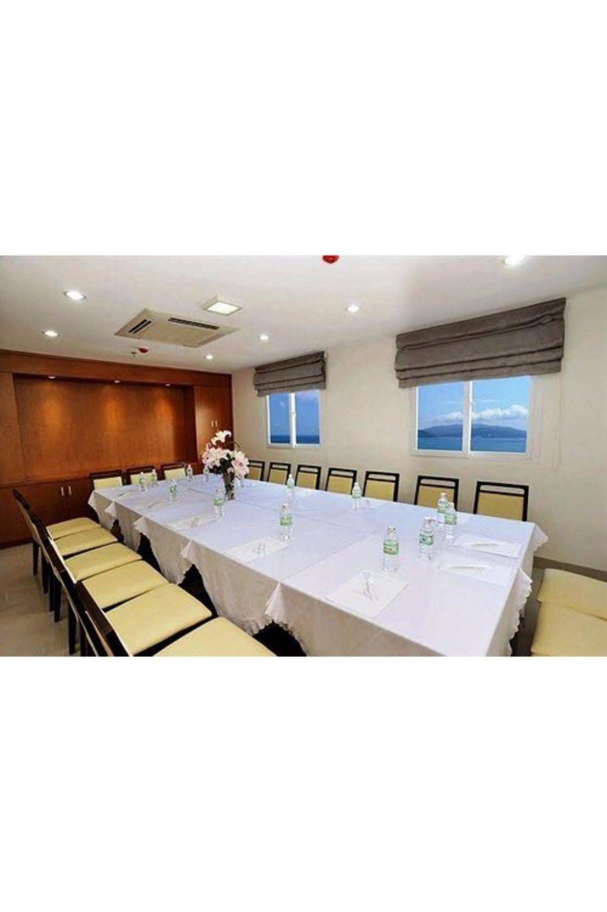 Hotel Dendro Beachfront 3*