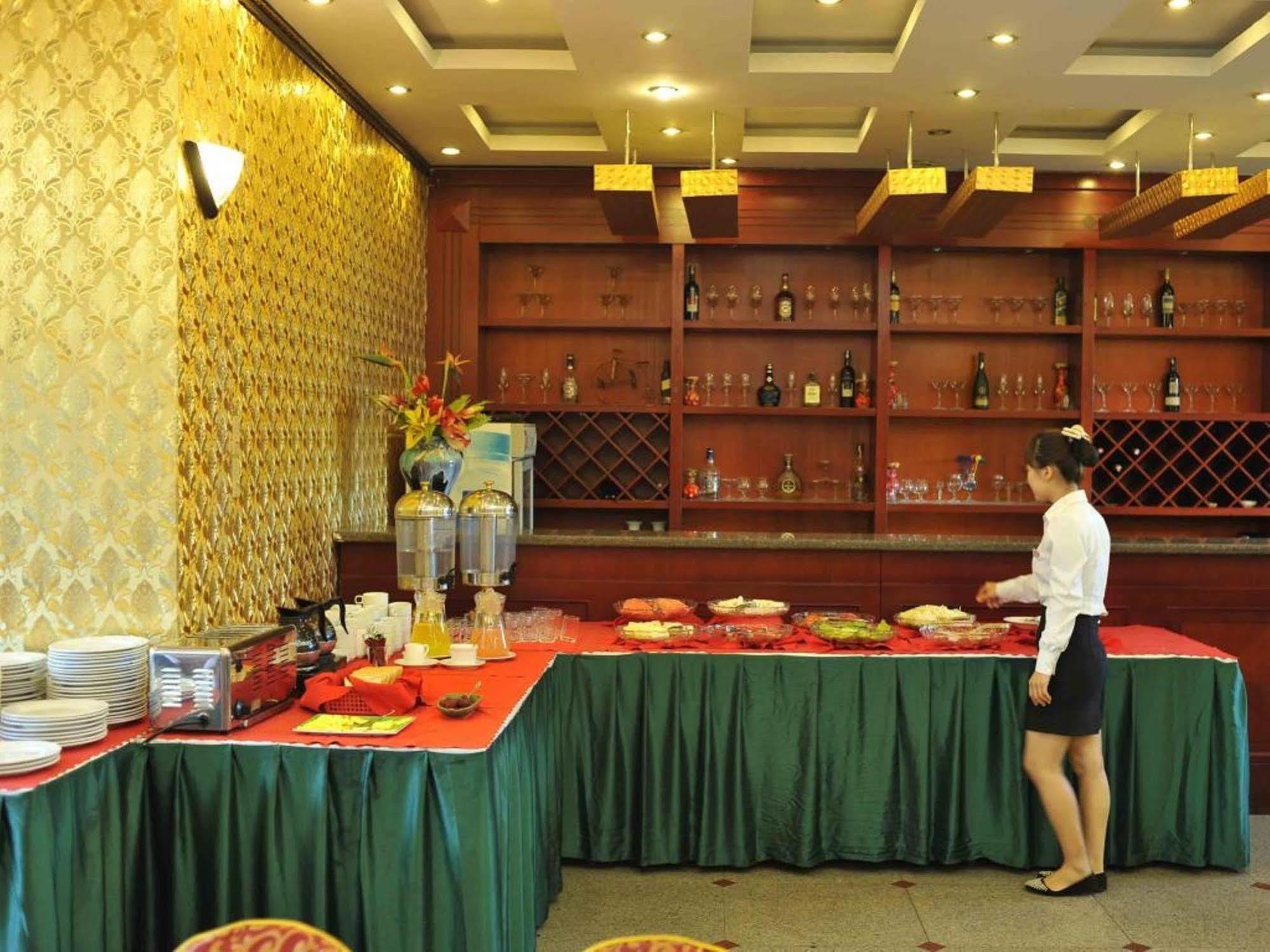 Hotel Crown Ha Long