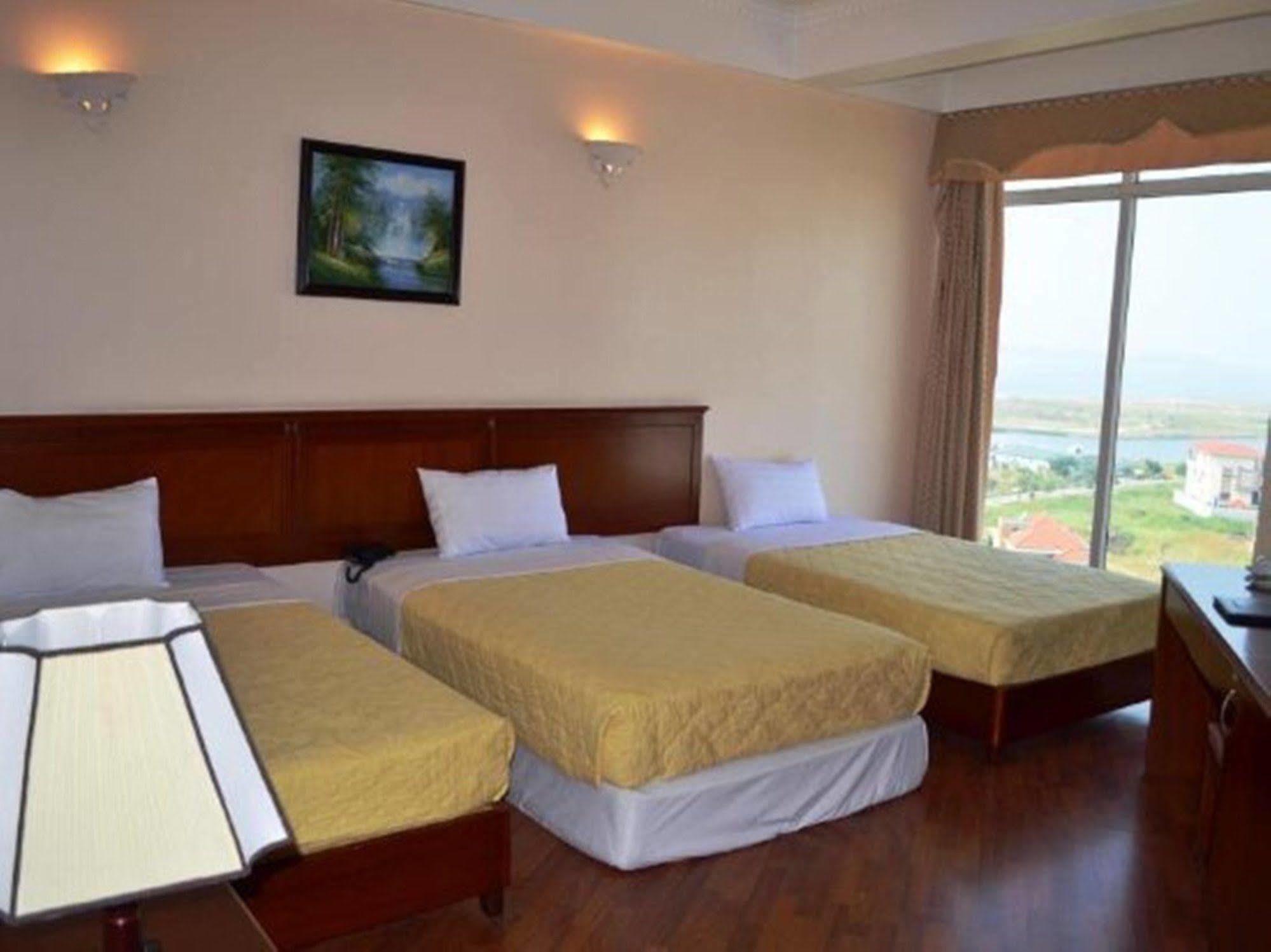 Crown Hotel