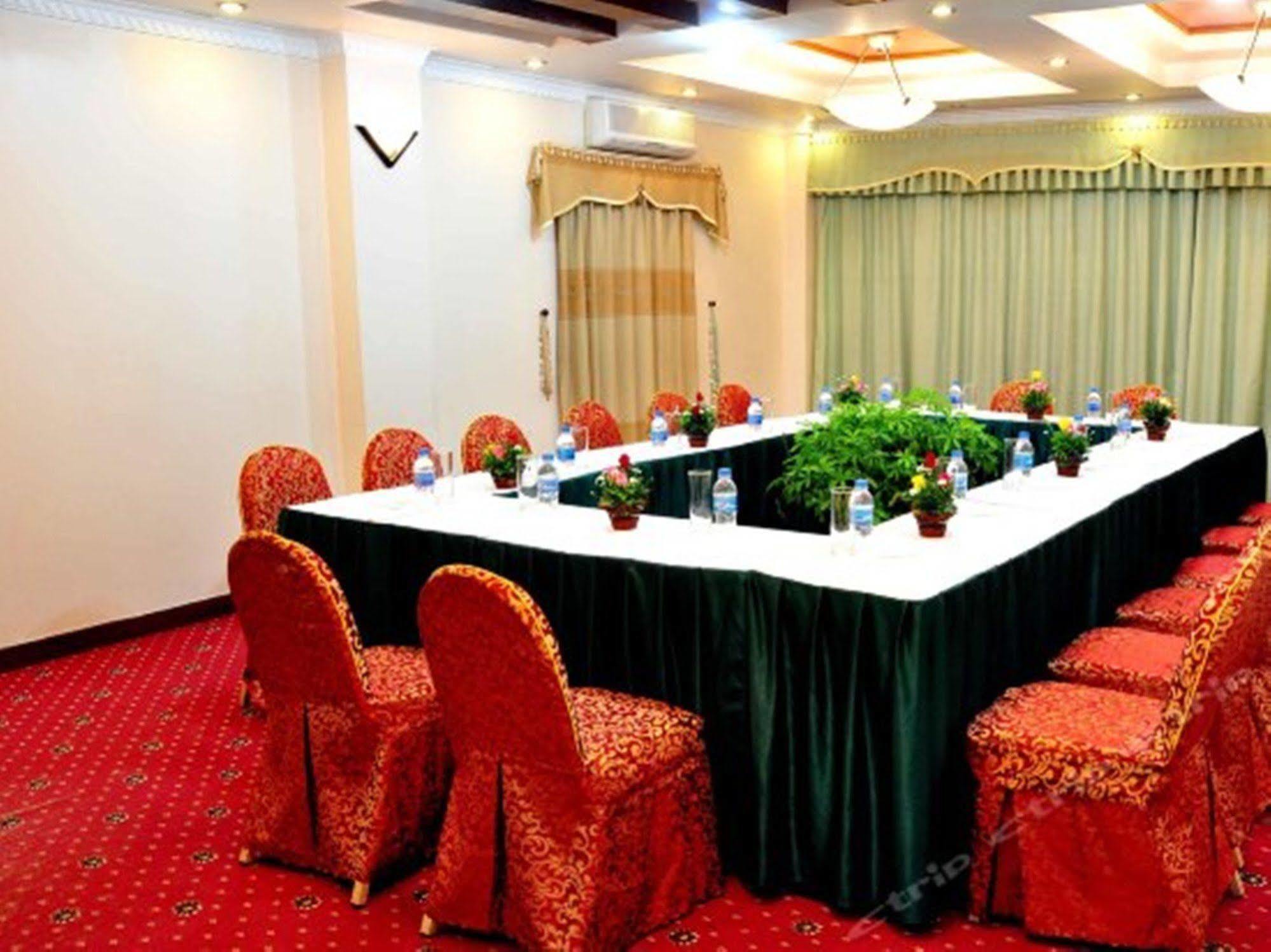 Hotel Crown 3*