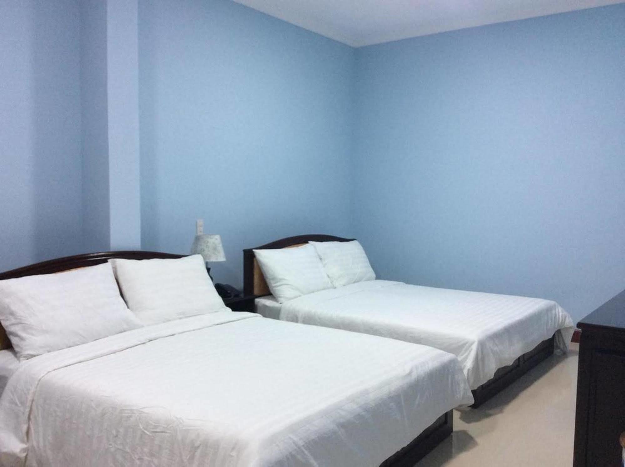 Huy Hoang Hotel 2*